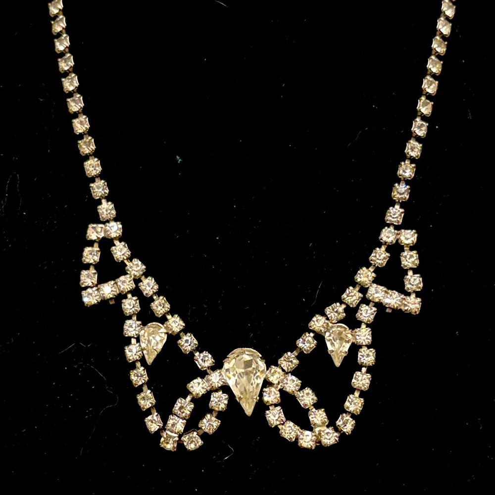 Vintage BELLE art deco, rhinestone necklace, Silvertone